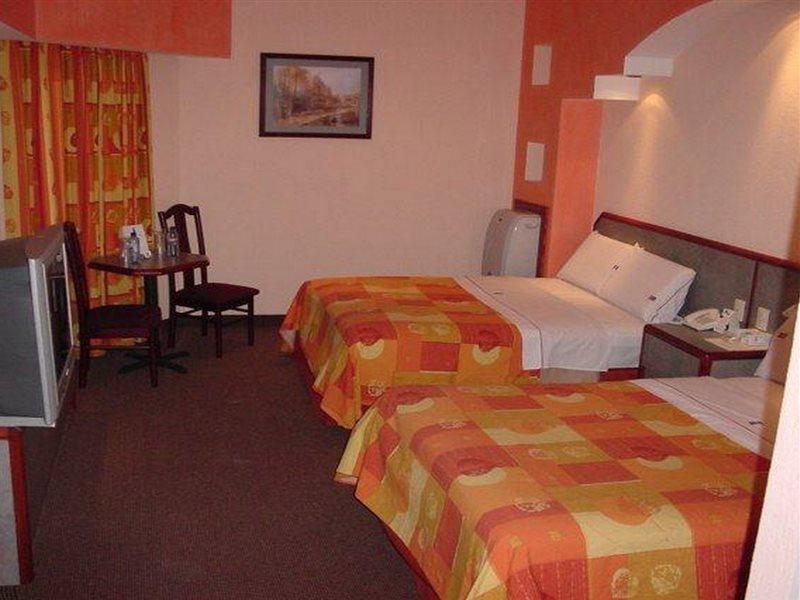Hotel Principado Tijuana Aeropuerto Kültér fotó